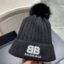 Balenciaga BB Logo Knitted Hat In Black