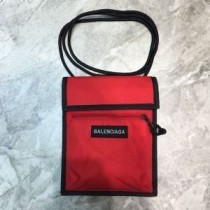 Geanta Balenciaga Explorer Cu Curea In Panza Peticicata Rosie