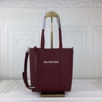 Geanta de zi cu zi Balenciaga XXS, din piele de vițel granulată, burgundă