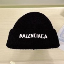 Palarie Tricotata Logo Balenciaga In Negru