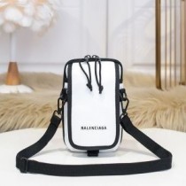 Geantă Balenciaga Explorer în piele de miel Arena, albă