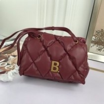 Balenciaga B Kapitone Nappa Deri Bordo Flap Çanta