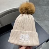 Balenciaga BB Logolu Bej Örgü Şapka