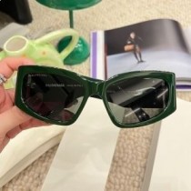Balenciaga BB0321 Bossy Cat Koyu Yeşil Güneş Gözlüğü