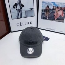 Balenciaga Ön Logo İşlemeli Gri Şapka