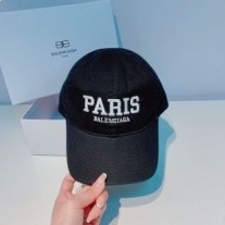 Balenciaga Cities Paříž čepice V černé barvě