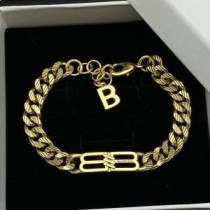 Balenciaga BB Ikona Náramky s B přívěskem ve zlatě
