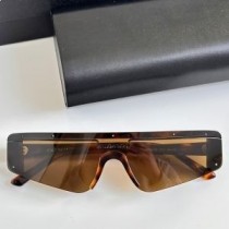 Balenciaga BB003S Ski Rectangle aurinkolasit kilpikonnassa