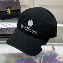 Balenciaga – Apple – Be Different – Schwarze Baseballkappe