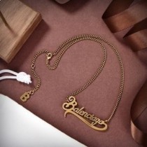 Balenciaga – Typo Valentine – Goldfarbene Halskette mit B-Anhänger