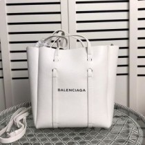 Balenciaga XS Everyday Tote Aus Kalbsleder Weiß