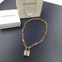 Balenciaga – Schmale Halskette mit B-Kettenschloss in Gold