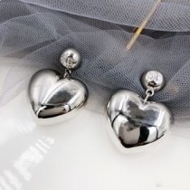 Balenciaga BB Hjärthänge Örhängen i Silver