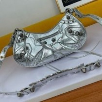 Balenciaga Små Le Cagole Axelväska I Präglat Läder Silver