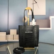 Balenciaga XXS Vardagsväska i krokodilpräglat läder svart