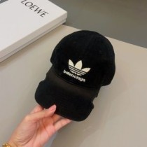 Balenciaga x Adidas Keps Logo Broderad Bomull i Svart/Vit