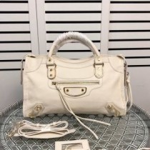 Borsa a tracolla media classica da città Balenciaga in pelle di capra con bordo metallizzato bianco