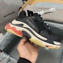Balenciaga Triple S Scarpe da ginnastica unisex multi-toppe in pelle e mesh Nere
