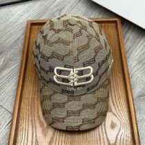 Berretto ricamato Balenciaga Allover BB Paris in marrone