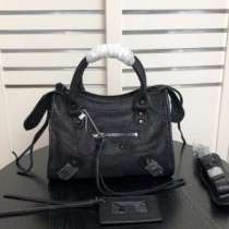 Bolsa de ombro Balenciaga Mini Clássico City em pele de cabra preta