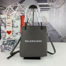 Balenciaga XXS Shopping North South Tote em couro de bezerro Taupe