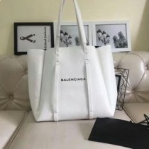 Balenciaga Bolsa média diária em couro de bezerro branco