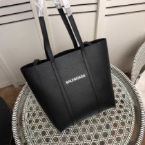 Balenciaga XS Everyday Tote em couro de bezerro granulado preto