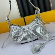 Bolsa de ombro Balenciaga XS Le Cagole em couro gravado prata