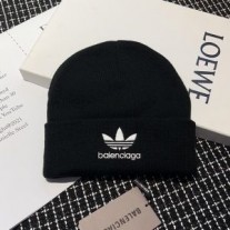 Balenciaga x Adidas strikket hue i sort