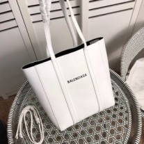 Balenciaga XS Everyday Tote I Kornet Kalveskind