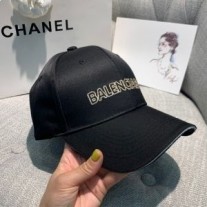 Balenciaga Lógó Bróidnithe Caipín In Dubh