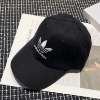 Balenciaga x Adidas Caipín Cadás In Dubh