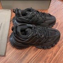 Sneakers Balenciaga Glow In The Dark Track Leathar Unisex Agus Mogalra Dubh