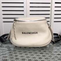 Mála sling Balenciaga I Beige Craiceann laonna