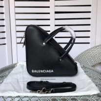 Balenciaga mala trokutasta torbica od crne teleće kože