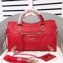 Balenciaga srednja klasična gradska torba na rame u crvenoj kozjoj koži s metalnim rubom