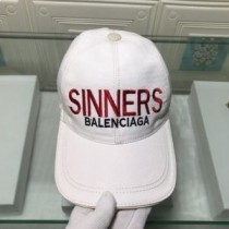 Balenciaga kapa s izvezenim logotipom u bijeloj/crvenoj boji
