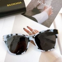 Balenciaga BB0102SA Dynasty četvrtaste sunčane naočale u bijelo/crnoj boji