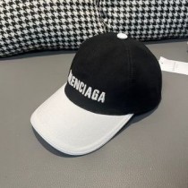 Balenciaga kapa s izvezenim logotipom u platnenoj crno/bijeloj boji