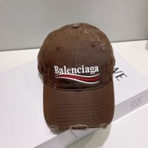 Balenciagina kapa u kavi za političku kampanju