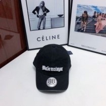 Balenciaga kapa s izvezenim logotipom u crnoj boji