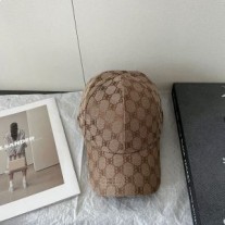 Baseballová čiapka Balenciaga Allover Logo BB v khaki farbe
