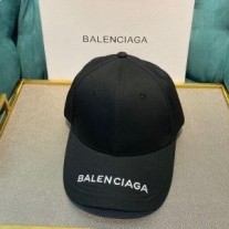 Bavlnená čiapka s logom Balenciaga v čiernej/bielej farbe