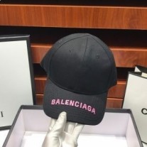Bavlnená čiapka s logom Balenciaga v čiernej/ružovej farbe