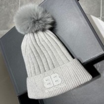 Pletená čiapka Balenciaga BB Logo v šedej farbe