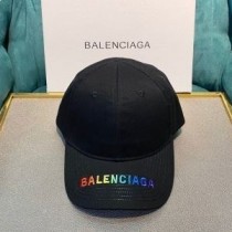Bavlnená čiapka s logom Balenciaga v čiernej/dúhovej farbe