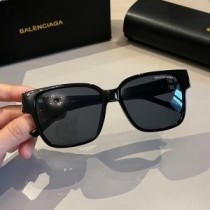 Balenciaga 551 štvorcové slnečné okuliare v čiernej farbe