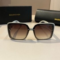 Balenciaga 1486 štvorcové slnečné okuliare v bielej farbe