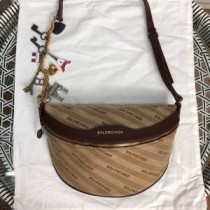 모노그램 캔버스 브라운 소재의 Balenciaga XS 기념품 벨트팩