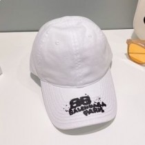 Balenciaga 핸드 드로잉 BB 아이콘 캡 화이트 색상